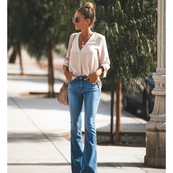 GIADA Bell Bottom Jeans - Picture 3 of 8